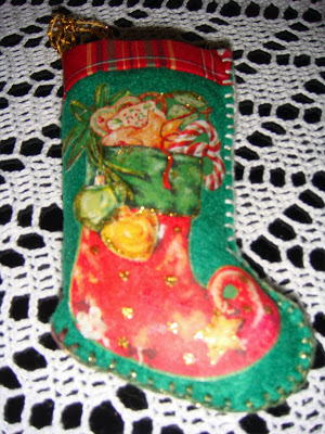 BOTAS DE FELTRO COM DECOUPAGE