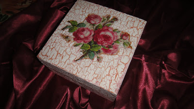 CAIXA COM DECOUPAGE