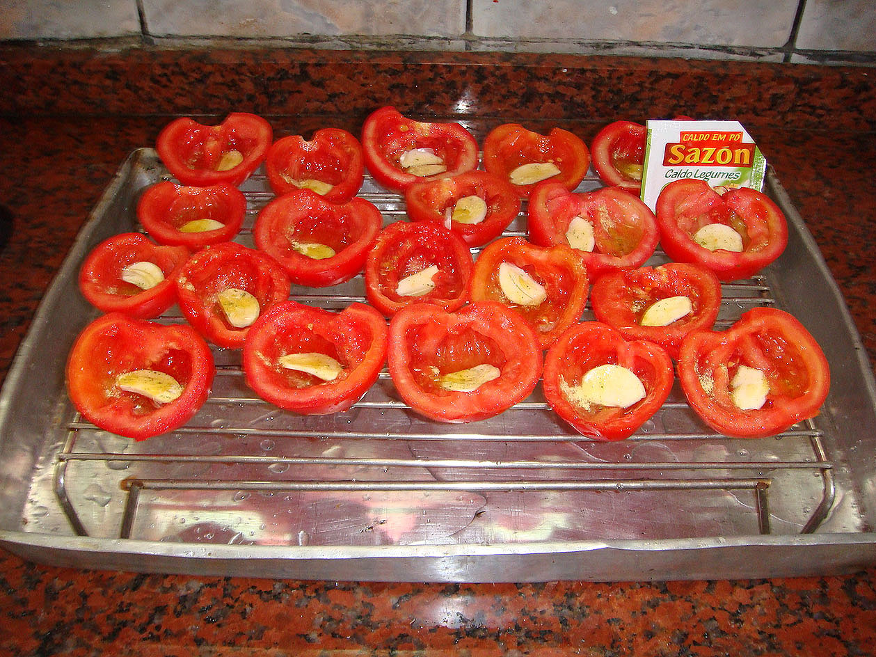 TOMATES ASSADOS