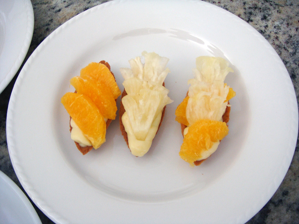 TORTA DE FRUTAS COM CREME DE CONFEITEIRO