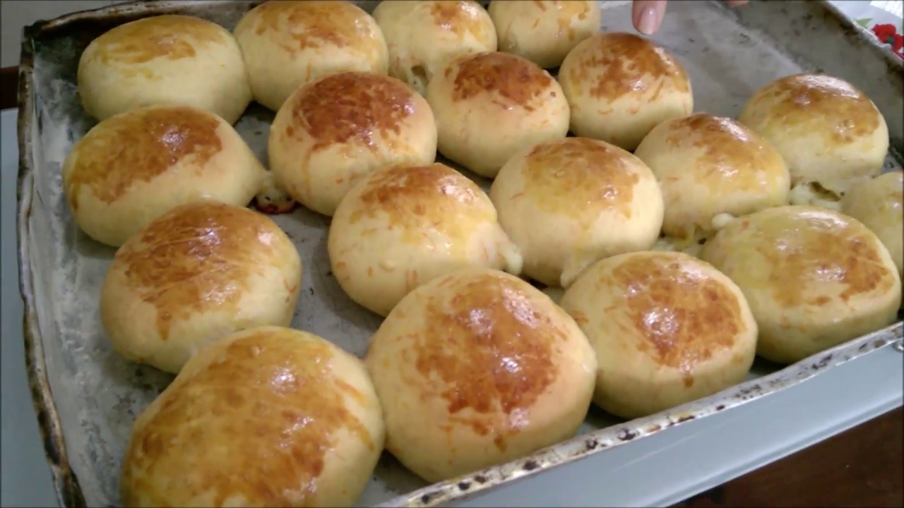 Pão de Cenoura com Soro de Kefir Recheado com Queijo