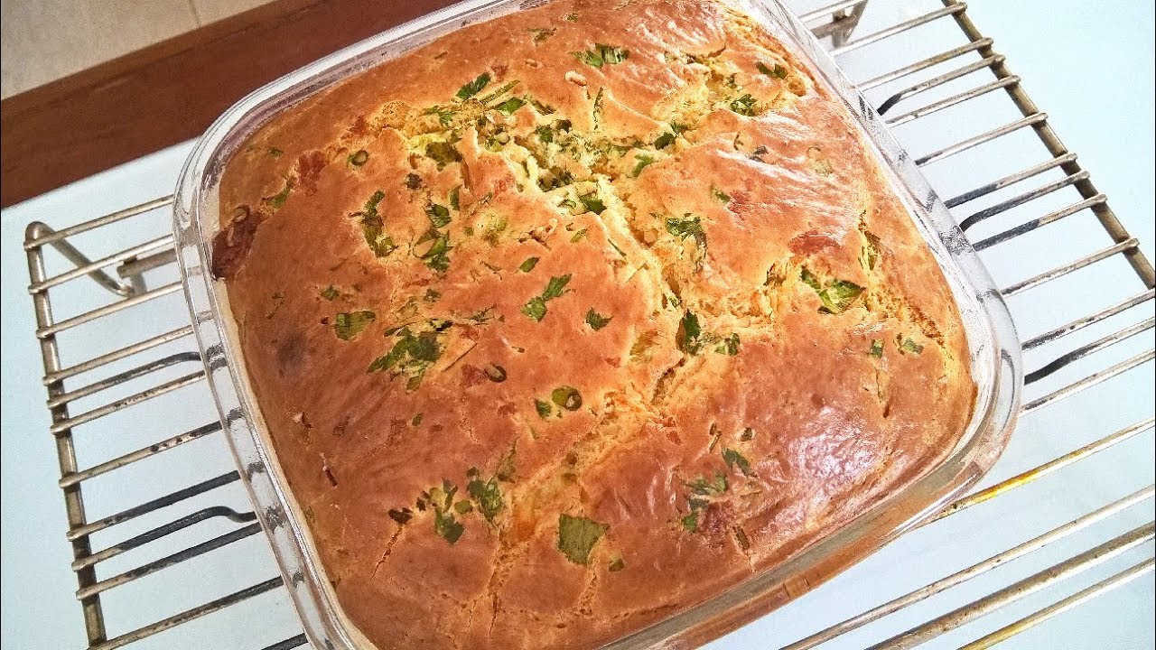 TORTA DE LIQUIDIFICADOR RECHEADO COM FRANGO E QUEIJO