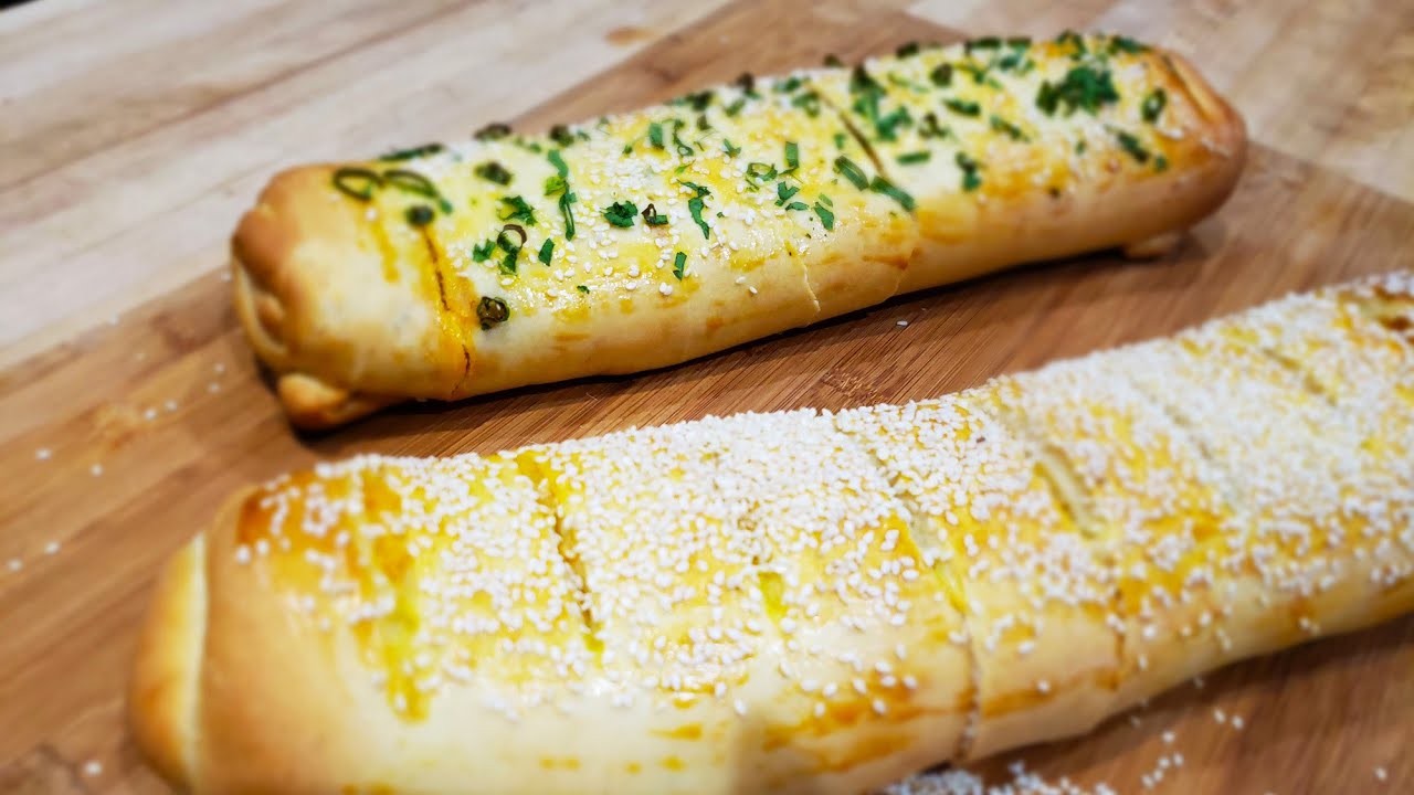 PÃO RECHEADO COM FRANGO, REQUEIJÃO E QUEIJO