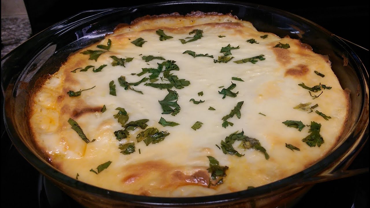 Receita de Torta de Frango Cremosa com Molho Branco