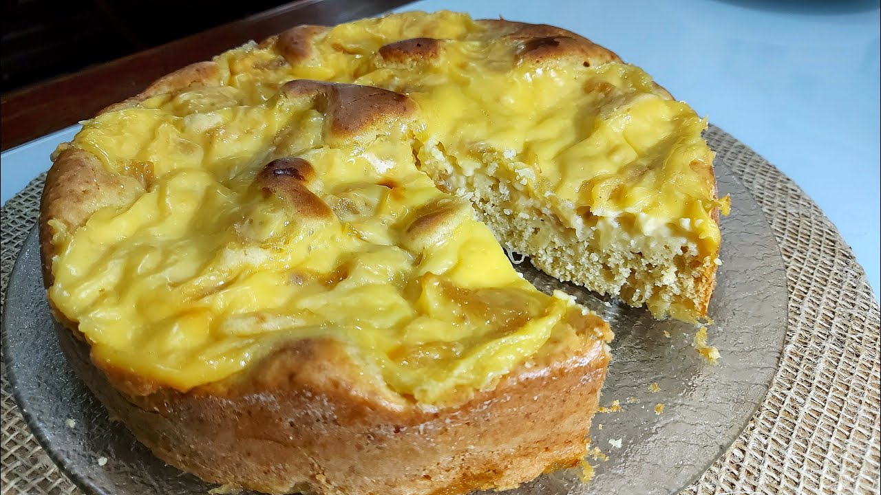 Bolo de Abacaxi com Creme de Confeiteiro: Já sai Recheado do Forno!