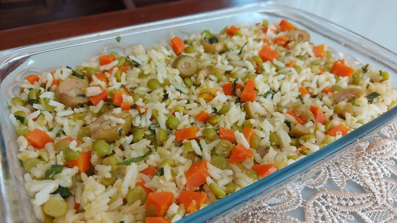 Como Fazer um Arroz com Ervilha e Cenoura Super Saudável e Colorido