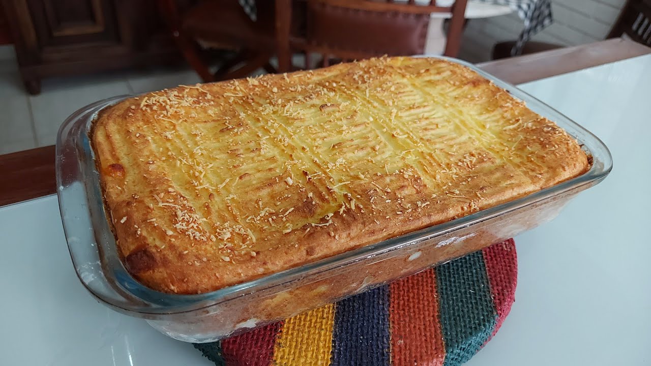 Bolo de Batata recheado com Frango Cremoso e Gratinado