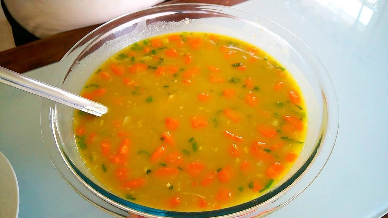 Sopa de Ervilha com Frango e Cenoura