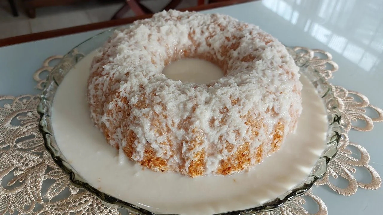 Bolo de Flocão de Arroz com Coco Sem Glúten e sem Lactose