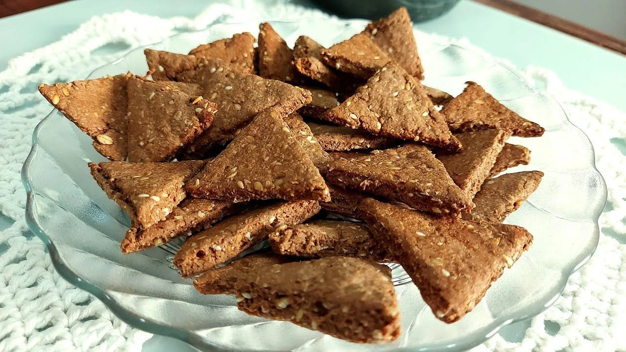 Biscoito Integral com Cacau e Sementes