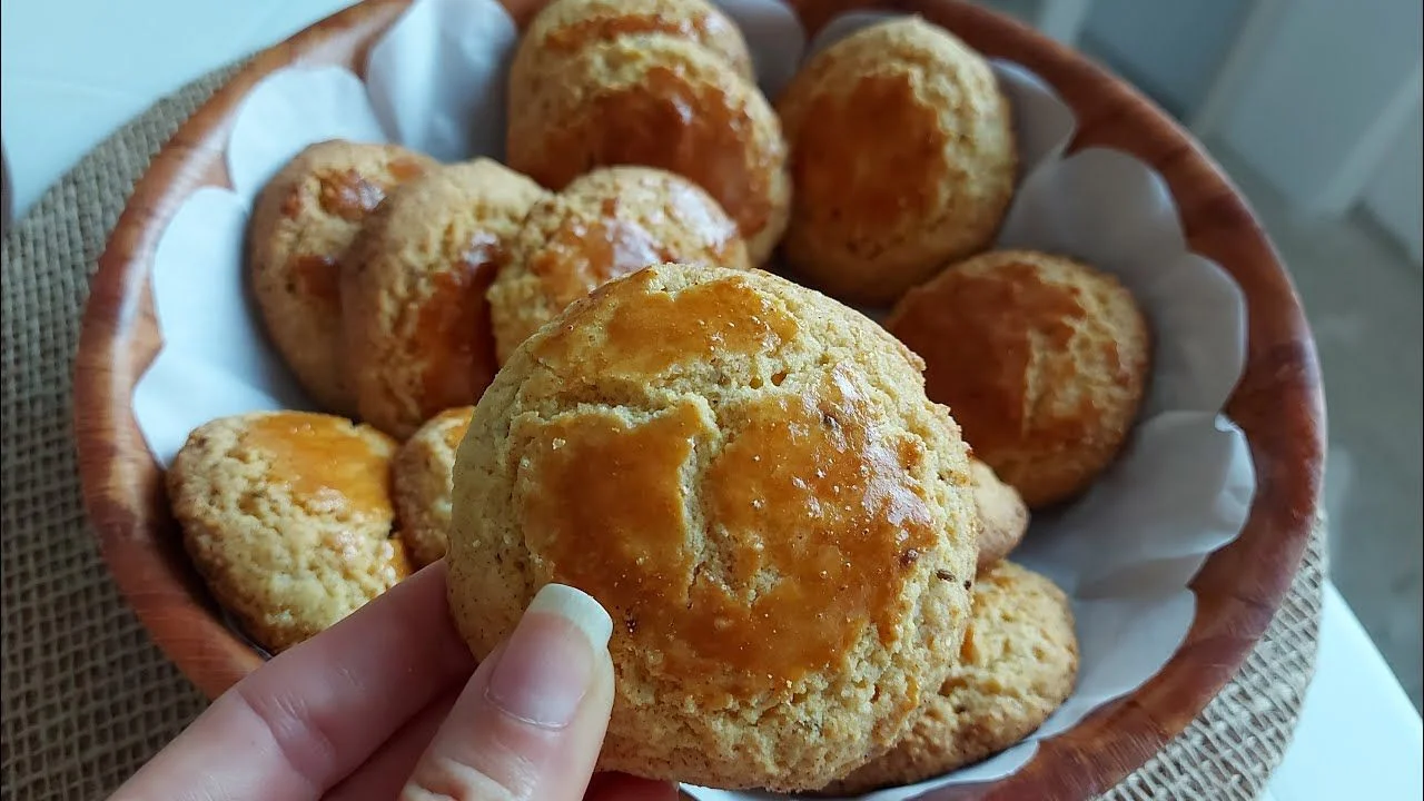 Broinha de Fubá com Erva-doce