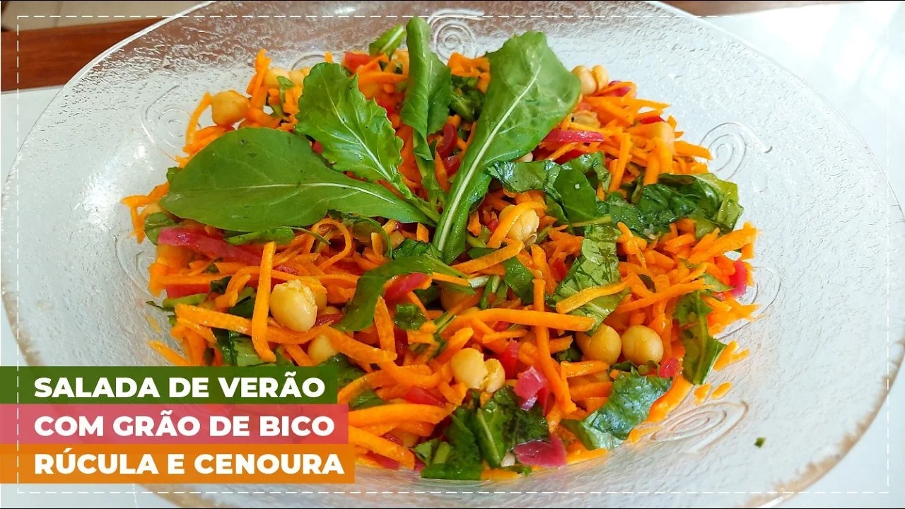 Salada de rúcula, cenoura e grão-de-bico (5 min!)